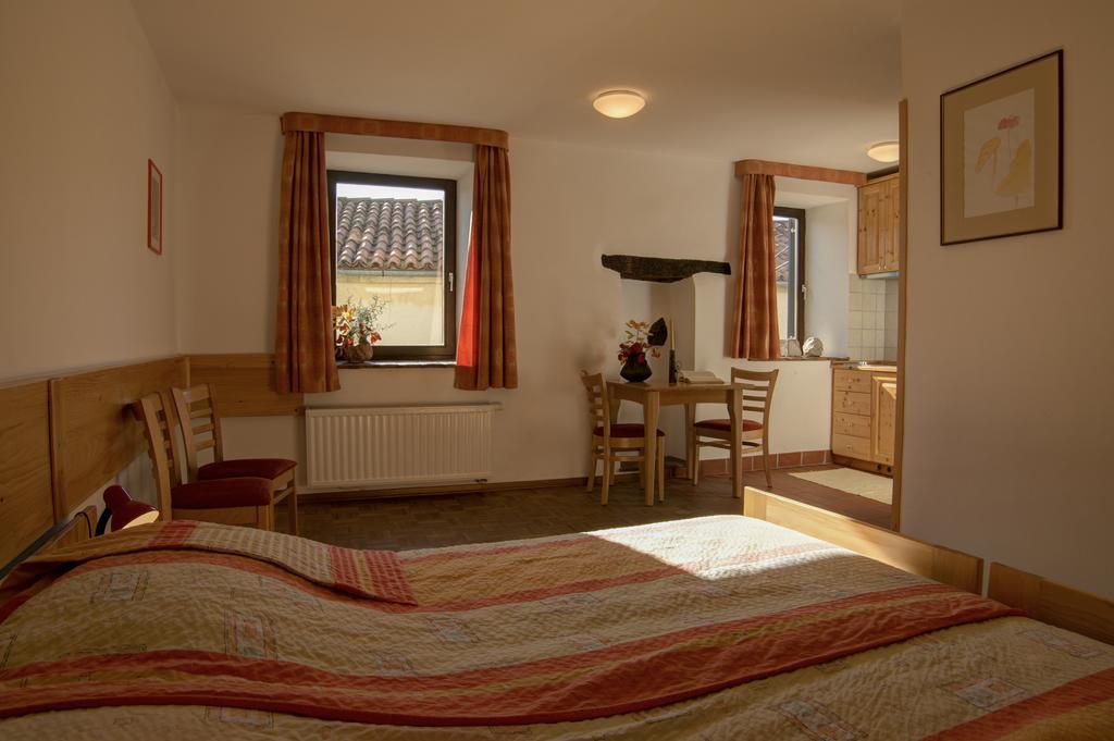 Apartmaji In Sobe Marija Jera Štanjel Pokój zdjęcie