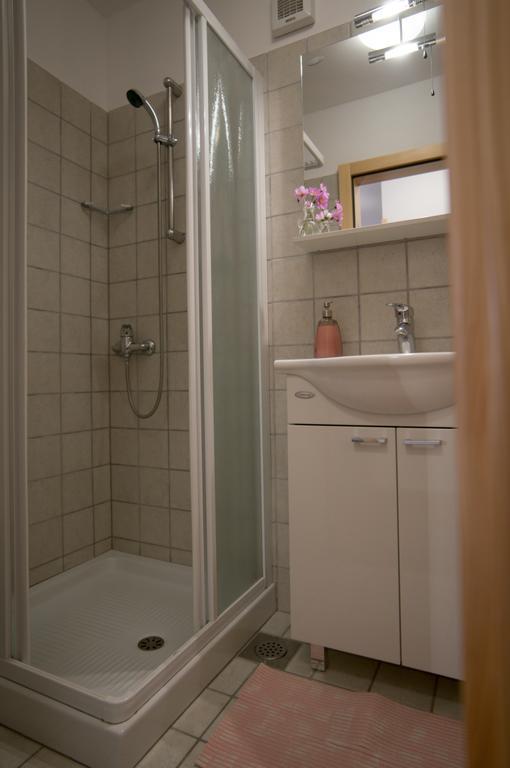 Apartmaji In Sobe Marija Jera Štanjel Pokój zdjęcie