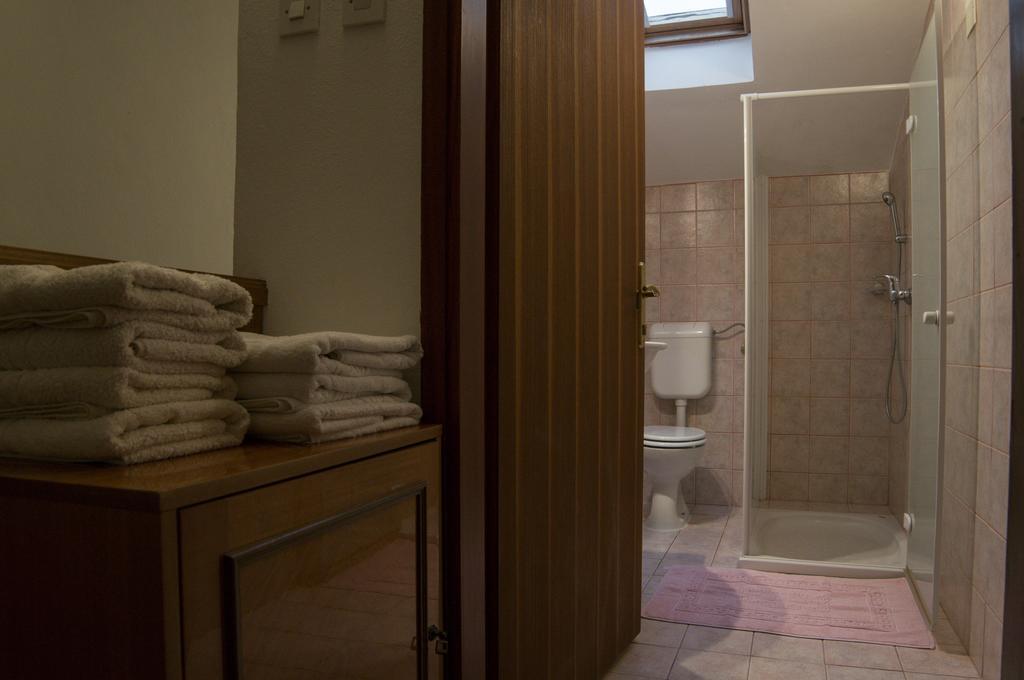 Apartmaji In Sobe Marija Jera Štanjel Pokój zdjęcie