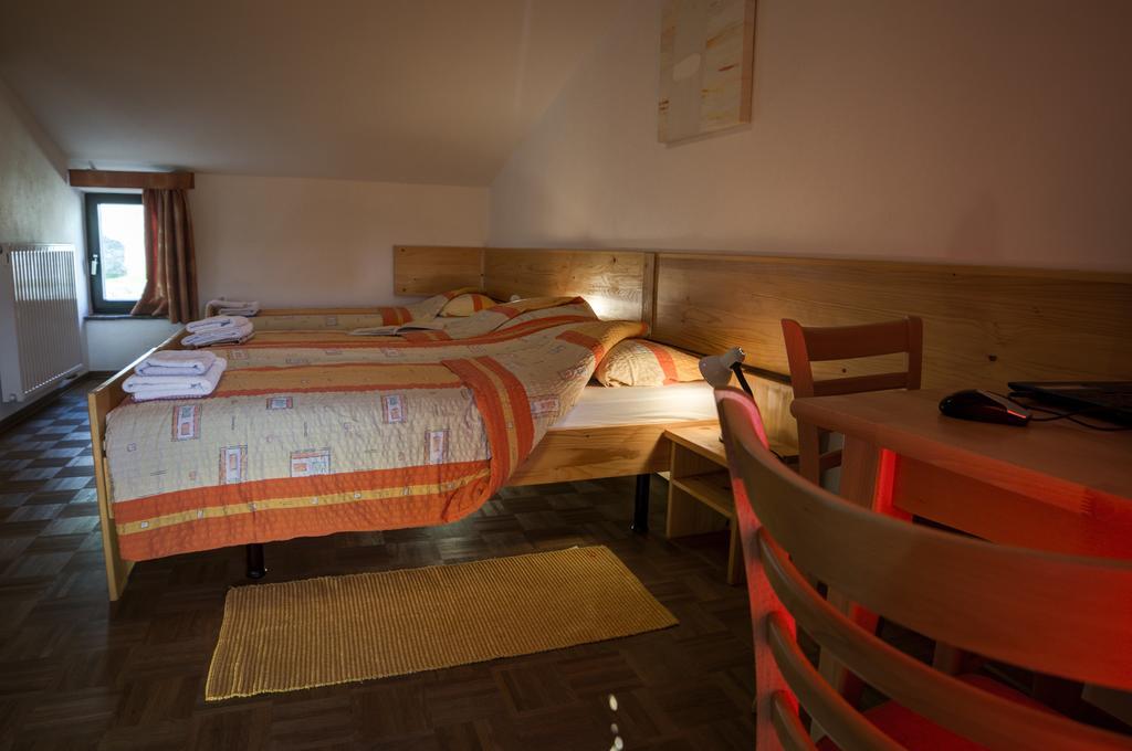 Apartmaji In Sobe Marija Jera Štanjel Pokój zdjęcie